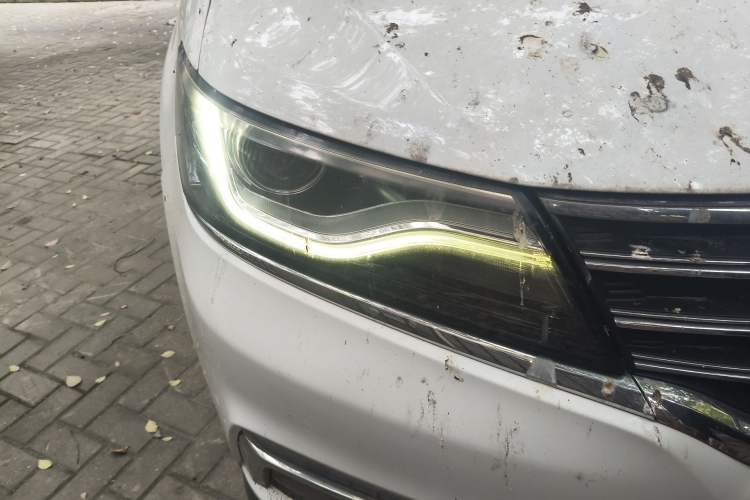 Used Roewe RX5 2018 20T Two-Wheel Drive Automatic Internet Smart Edition Right Front Headlight