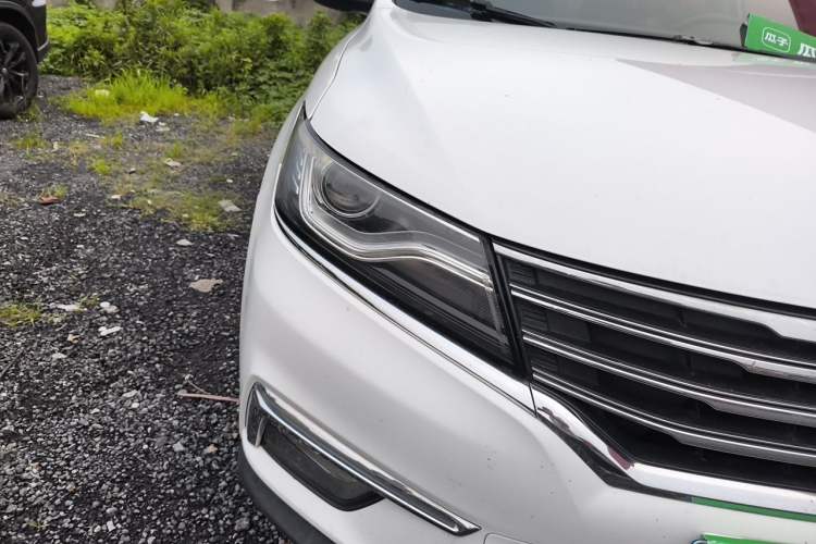 Used Roewe RX5 2018 20T Two-Wheel Drive Automatic Internet Smart Edition Right Front Headlight