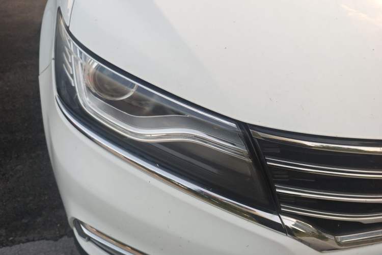 Used Roewe RX5 2018 20T Two-Wheel Drive Automatic Flagship Edition Right Front Headlight