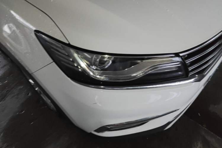 Used Roewe RX5 2018 20T Two-Wheel Drive Manual Flagship Edition Right Front Headlight