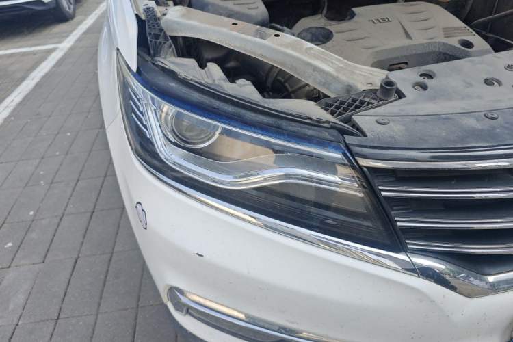 Used Roewe RX5 2018 20T Two-Wheel Drive Manual Flagship Edition Right Front Headlight
