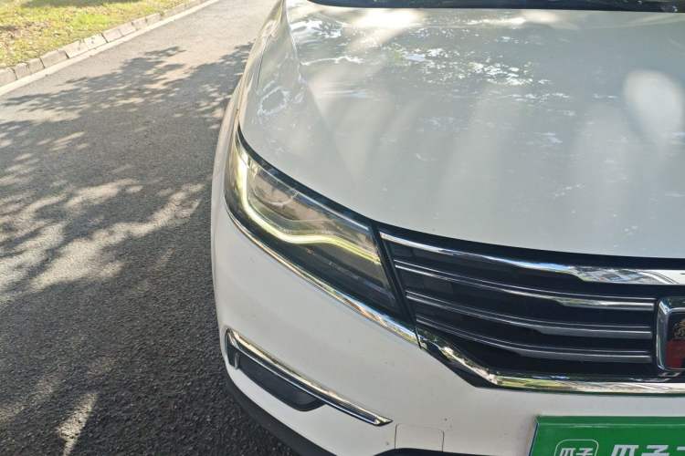 Used Roewe RX5 2018 20T Two-Wheel Drive Automatic Internet Smart Luxury Edition Right Front Headlight