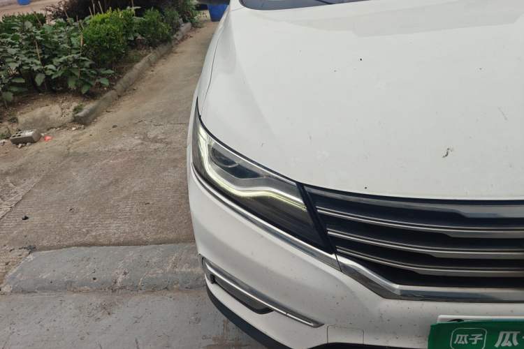 Used Roewe RX5 2018 20T Two-Wheel Drive Automatic Flagship Edition Right Front Headlight