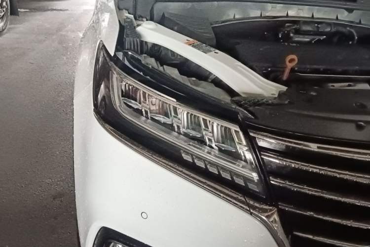 Used Roewe RX5 2018 30T Two-Wheel Drive Automatic Internet Platinum Edition Right Front Headlight