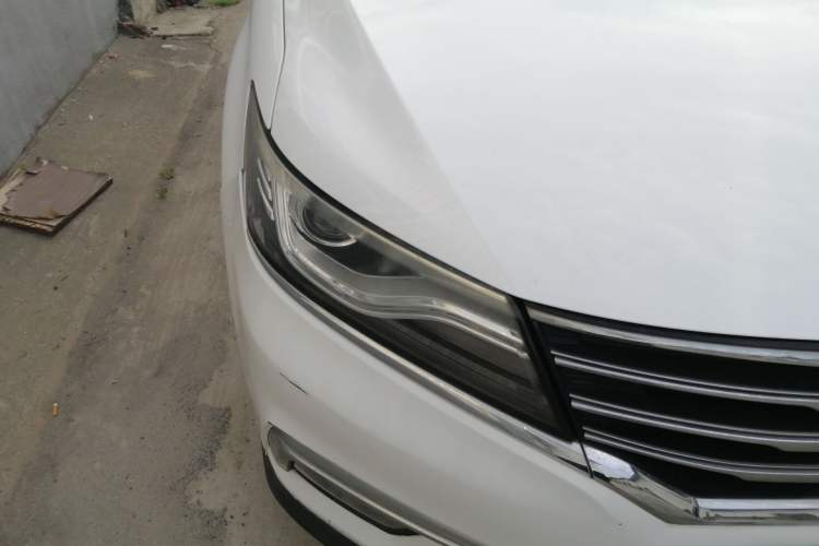 Used Roewe RX5 2018 20T Two-Wheel Drive Manual Internet Smart Edition Right Front Headlight