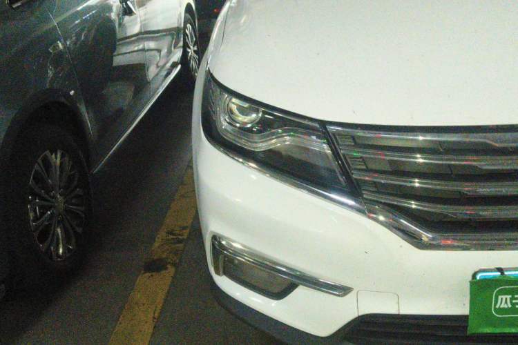 Used Roewe RX5 2018 20T Two-Wheel Drive Automatic Flagship Edition Right Front Headlight