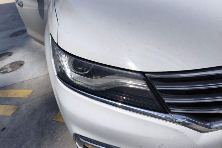Used Roewe RX5 2018 20T Two-Wheel Drive Automatic Internet Smart Edition Right Front Headlight