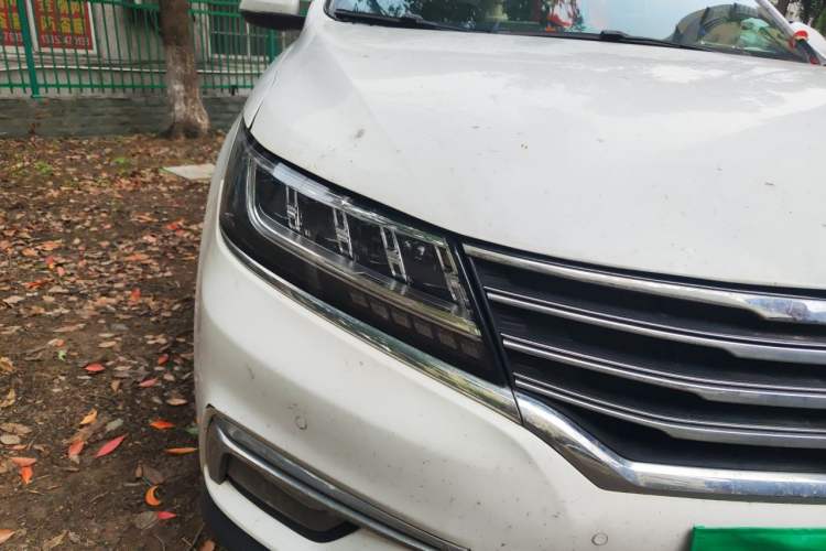 Used Roewe RX5 2018 20T Two-Wheel Drive Manual Internet Smart Edition Right Front Headlight