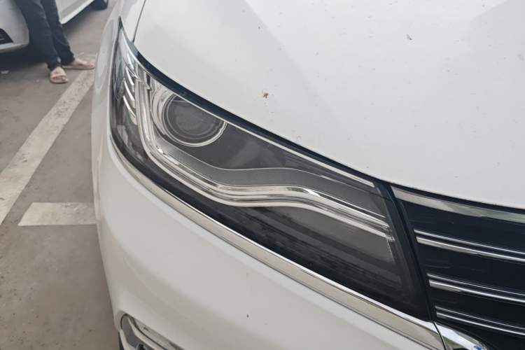 Used Roewe RX5 2018 20T Two-Wheel Drive Automatic Flagship Edition Right Front Headlight