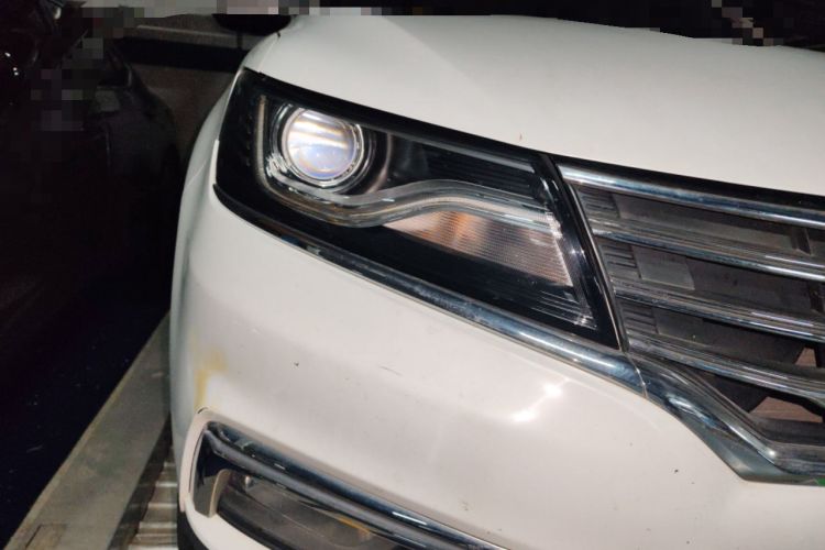 Used Roewe RX5 2018 20T Two-Wheel Drive Automatic Internet Smart Edition Right Front Headlight