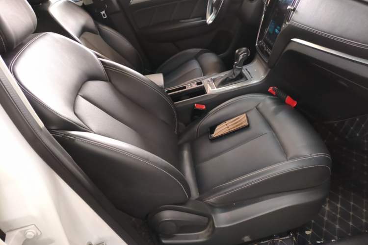 Used Roewe RX5 2018 20T Two-Wheel Drive Automatic Internet Smart Edition Right Front Seat