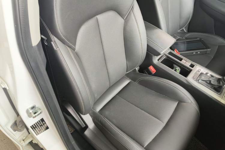 Used Roewe RX5 2018 20T Two-Wheel Drive Automatic Flagship Edition Right Front Seat
