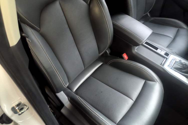 Used Roewe RX5 2018 20T Two-Wheel Drive Automatic Flagship Edition Right Front Seat