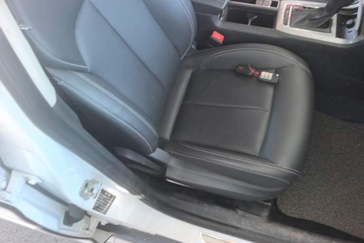 Used Roewe RX5 2018 20T Two-Wheel Drive Automatic Flagship Edition Right Front Seat
