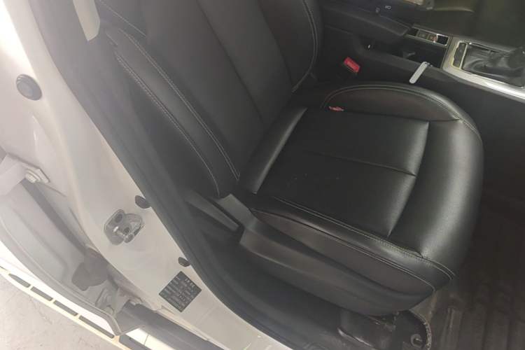 Used Roewe RX5 2018 20T Two-Wheel Drive Automatic Flagship Edition Right Front Seat