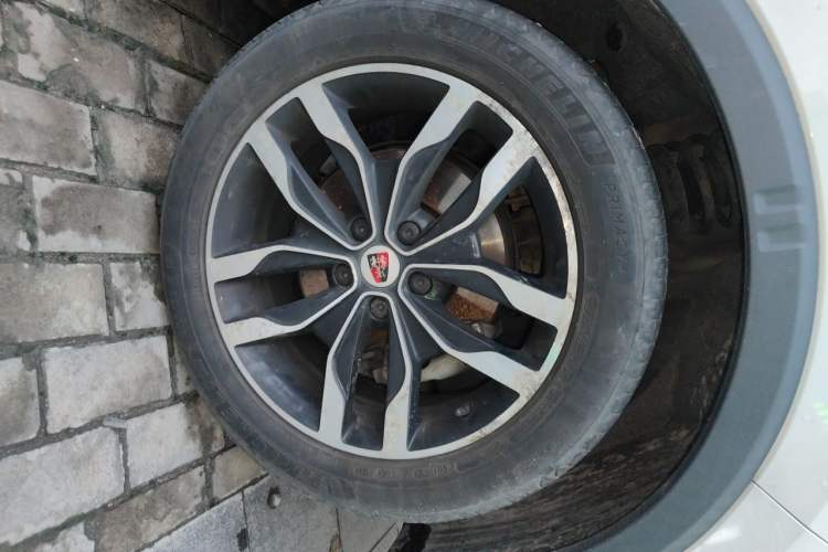 Used Roewe RX5 2018 20T Two-Wheel Drive Automatic Internet Smart Luxury Edition Right Front Wheel Hub
