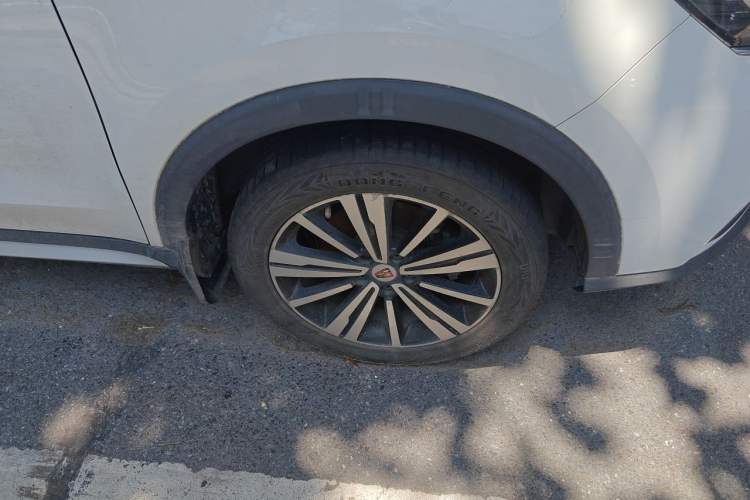 Used Roewe RX5 2018 20T Two-Wheel Drive Automatic Flagship Edition Right Front Wheel Hub