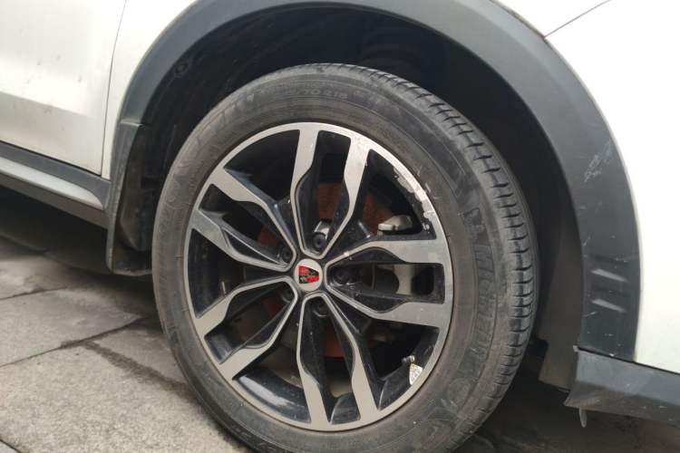 Used Roewe RX5 2018 20T Two-Wheel Drive Automatic Internet Smart Edition Right Front Wheel Hub