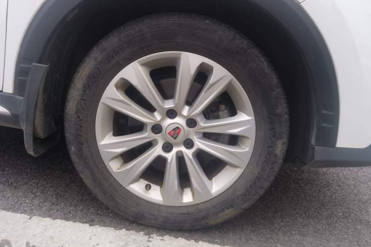 Used Roewe RX5 2018 20T Two-Wheel Drive Automatic Internet Smart Edition Right Front Wheel Hub