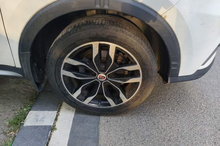 Used Roewe RX5 2018 20T Two-Wheel Drive Manual Internet Elite Edition Right Front Wheel Hub