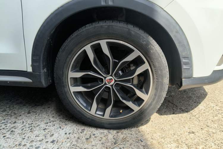 Used Roewe RX5 2018 20T Two-Wheel Drive Automatic Internet Smart Edition Right Front Wheel Hub