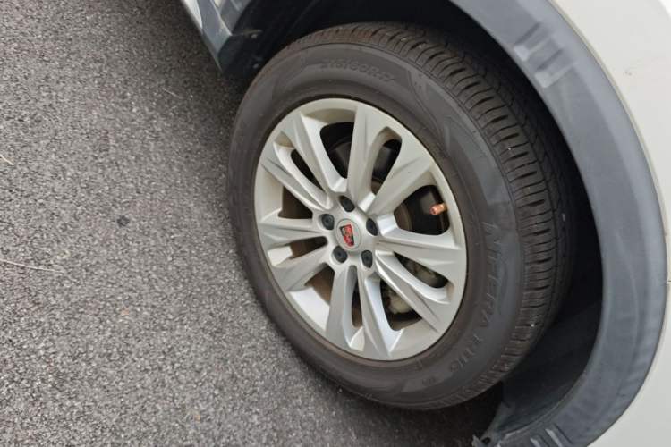Used Roewe RX5 2018 20T Two-Wheel Drive Manual Flagship Edition Right Front Wheel Hub