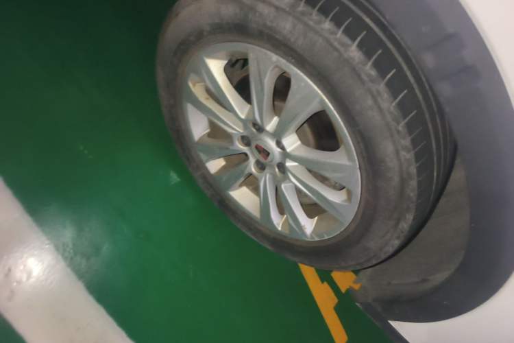 Used Roewe RX5 2018 20T Two-Wheel Drive Automatic Flagship Edition Right Front Wheel Hub