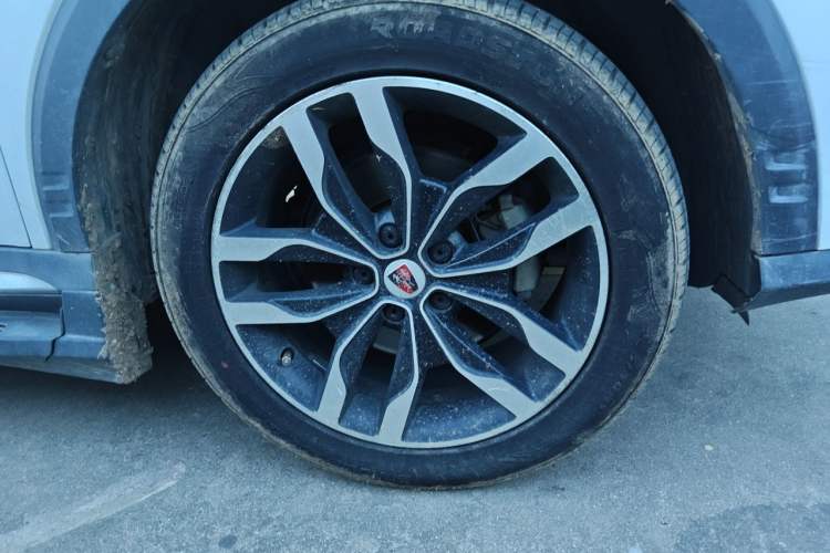 Used Roewe RX5 2018 20T Two-Wheel Drive Automatic Internet Smart Edition Right Front Wheel Hub