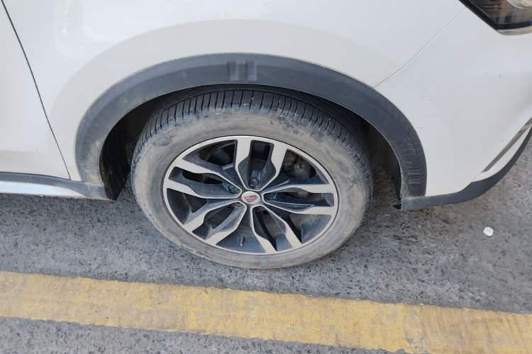 Used Roewe RX5 2018 20T Two-Wheel Drive Manual Internet Elite Edition Right Front Wheel Hub