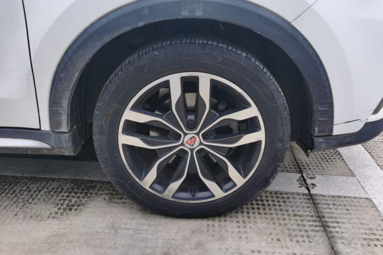 Used Roewe RX5 2018 20T Two-Wheel Drive Manual Internet Smart Edition Right Front Wheel Hub
