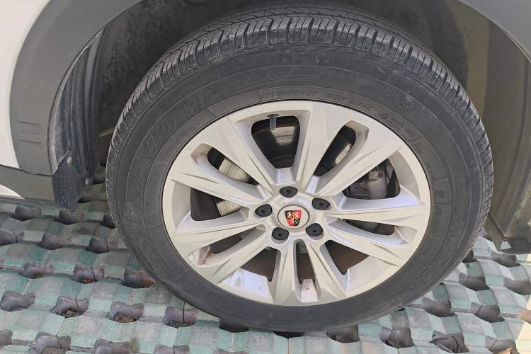 Used Roewe RX5 2018 20T Two-Wheel Drive Automatic Flagship Edition Right Front Wheel Hub