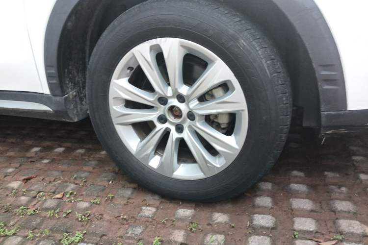 Used Roewe RX5 2018 20T Two-Wheel Drive Automatic Internet Smart Edition Right Front Wheel Hub