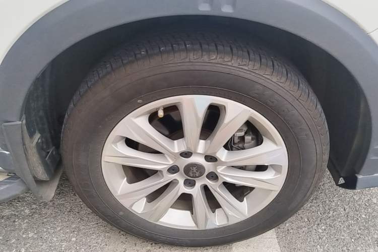 Used Roewe RX5 2018 20T Two-Wheel Drive Automatic Flagship Edition Right Front Wheel Hub