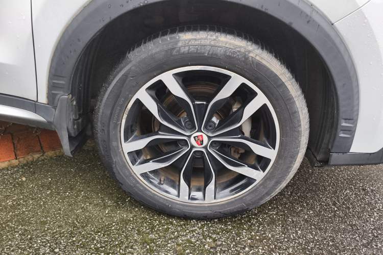 Used Roewe RX5 2018 20T Two-Wheel Drive Automatic Internet Smart Edition Right Front Wheel Hub