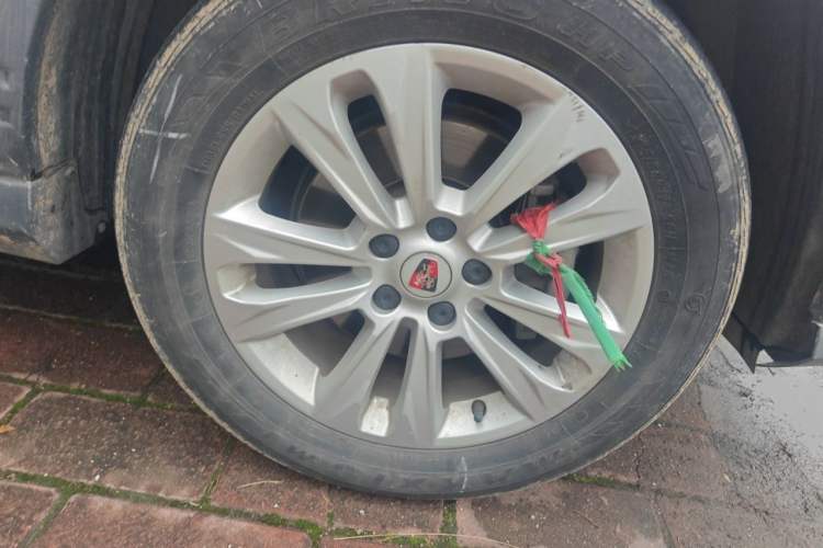 Used Roewe RX5 2018 20T Two-Wheel Drive Automatic Internet Smart Edition Right Front Wheel Hub