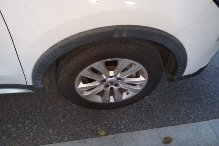 Used Roewe RX5 2018 20T Two-Wheel Drive Automatic Internet Smart Edition Right Front Wheel Hub