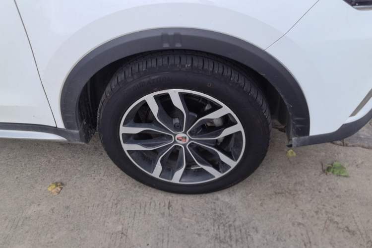 Used Roewe RX5 2018 20T Two-Wheel Drive Automatic Internet Smart Edition Right Front Wheel Hub