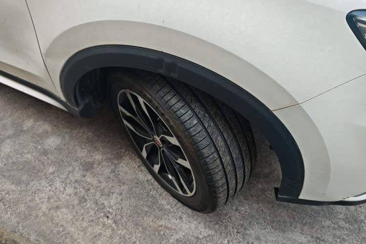 Used Roewe RX5 2018 20T Two-Wheel Drive Automatic Internet Smart Edition Right Front Wheel Hub