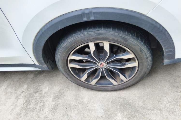 Used Roewe RX5 2018 20T Two-Wheel Drive Manual Internet Smart Edition Right Front Wheel Hub