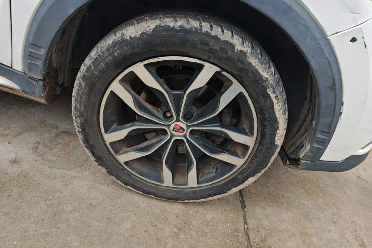 Used Roewe RX5 2018 20T Two-Wheel Drive Manual Internet Smart Edition Right Front Wheel Hub