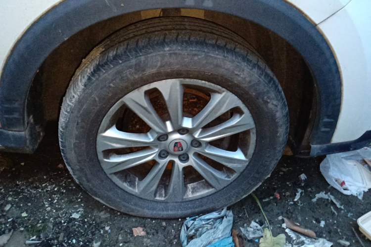 Used Roewe RX5 2018 20T Two-Wheel Drive Manual Flagship Edition Right Front Wheel Hub