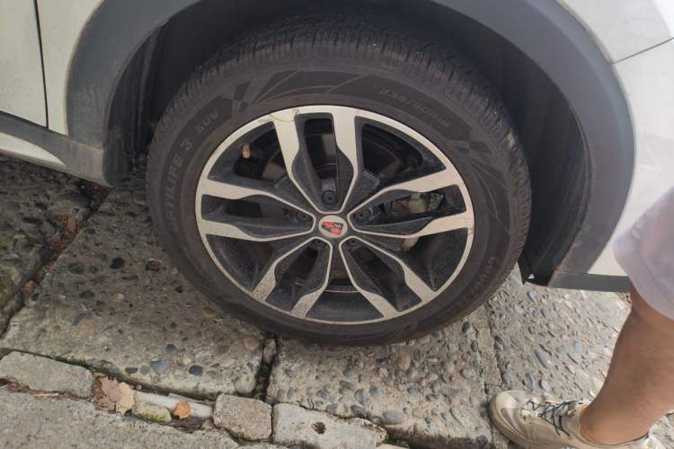 Used Roewe RX5 2018 20T Two-Wheel Drive Automatic Internet Smart Edition Right Front Wheel Hub