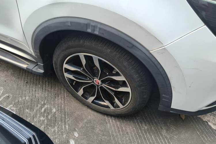 Used Roewe RX5 2018 30T Two-Wheel Drive Automatic Internet Platinum Edition Right Front Wheel Hub