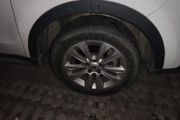 Used Roewe RX5 2018 20T Two-Wheel Drive Manual Flagship Edition Right Front Wheel Hub
