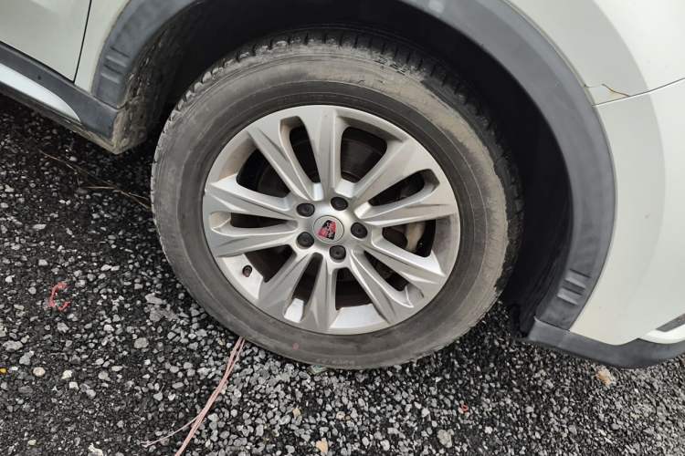 Used Roewe RX5 2018 20T Two-Wheel Drive Automatic Internet Smart Edition Right Front Wheel Hub