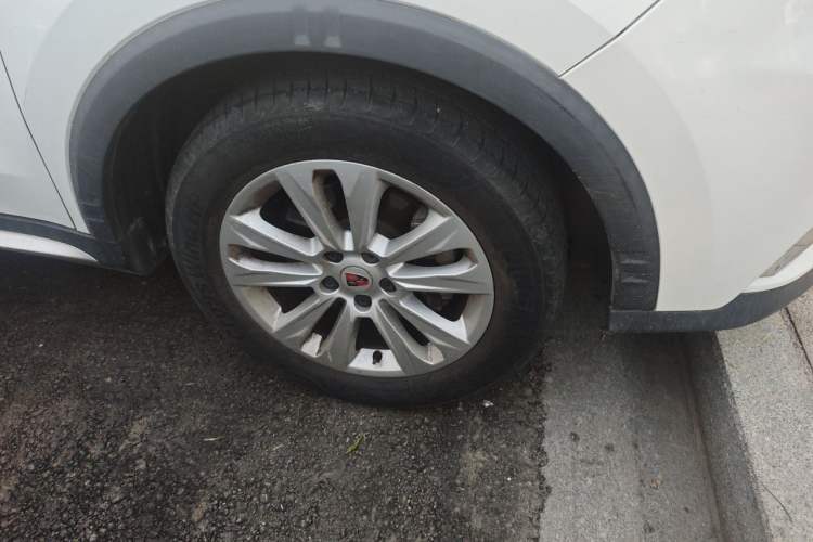 Used Roewe RX5 2018 20T Two-Wheel Drive Automatic Flagship Edition Right Front Wheel Hub