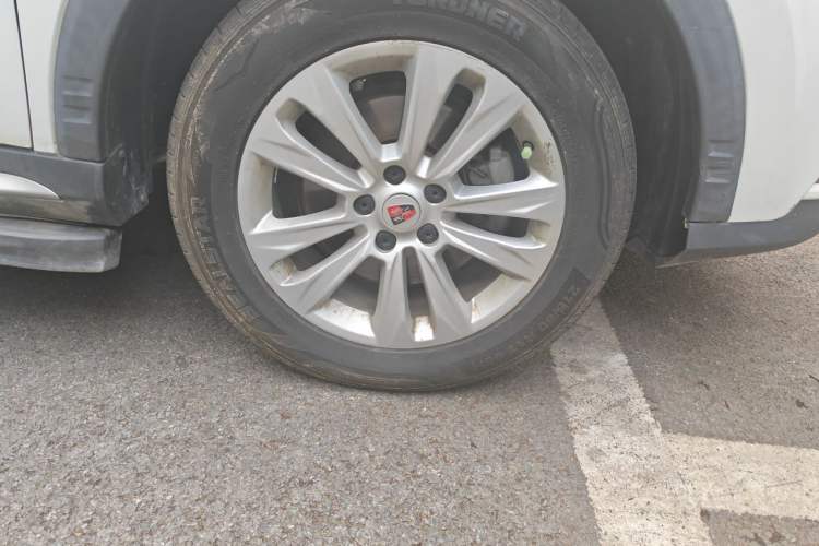Used Roewe RX5 2018 20T Two-Wheel Drive Automatic Internet Smart Edition Right Front Wheel Hub