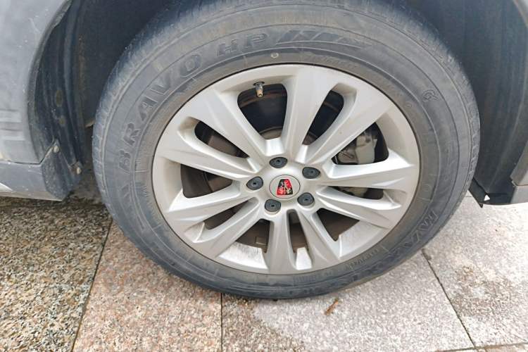 Used Roewe RX5 2018 20T Two-Wheel Drive Automatic Flagship Edition Right Front Wheel Hub