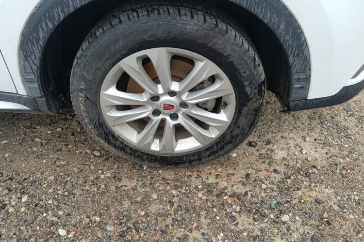 Used Roewe RX5 2018 20T Two-Wheel Drive Automatic Internet Smart Edition Right Front Wheel Hub