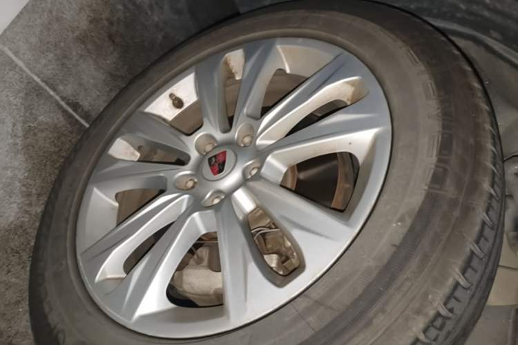Used Roewe RX5 2018 20T Two-Wheel Drive Automatic Flagship Edition Right Front Wheel Hub